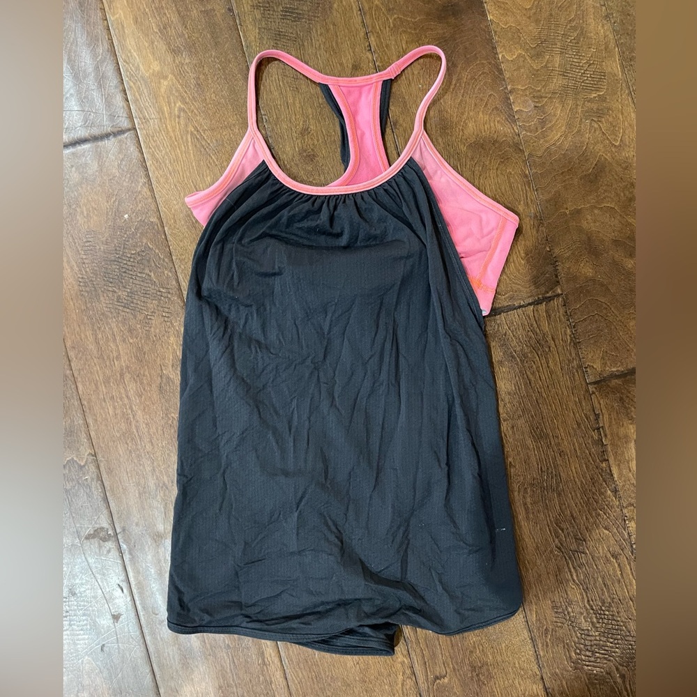 LULULEMON Women's tank top with built in bra